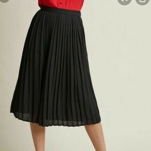 ModCloth Black Pleated Midi Skirt Sz M
